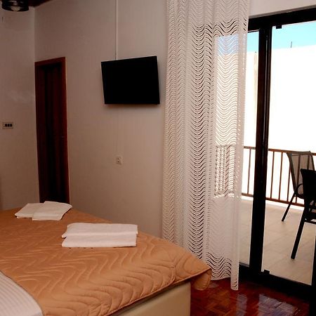 Guest House Smajlaga อุลซิน ภายนอก รูปภาพ