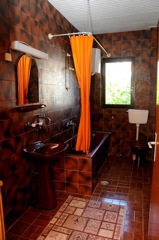 Guest House Smajlaga อุลซิน ภายนอก รูปภาพ