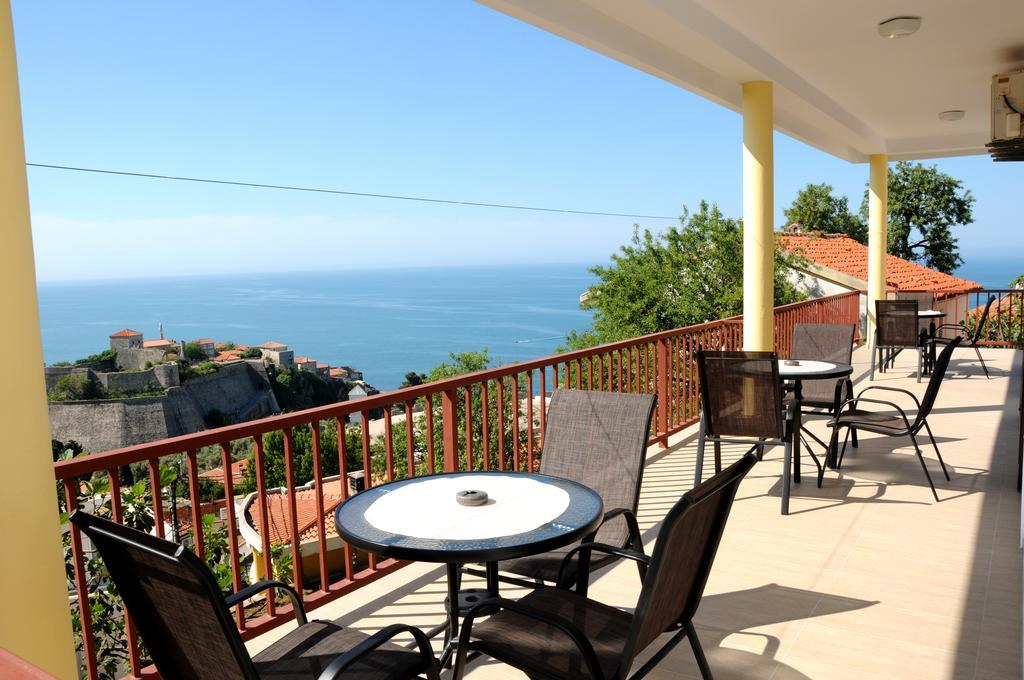 Guest House Smajlaga อุลซิน ภายนอก รูปภาพ