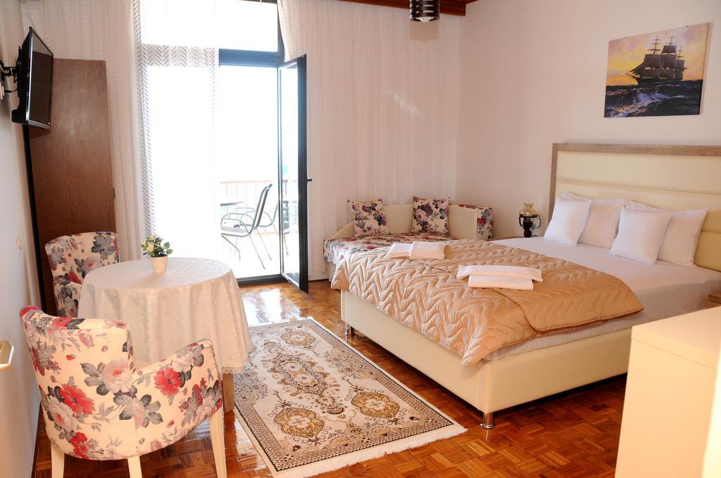 Guest House Smajlaga อุลซิน ภายนอก รูปภาพ