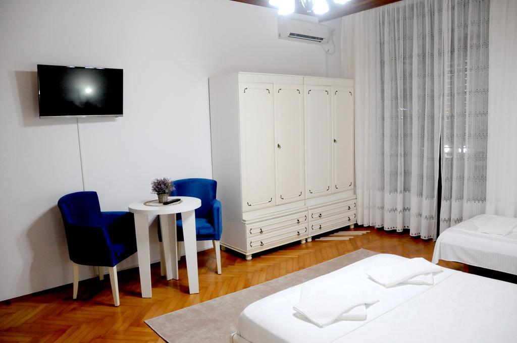 Guest House Smajlaga อุลซิน ภายนอก รูปภาพ