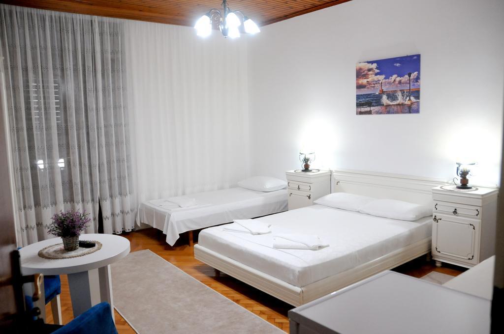 Guest House Smajlaga อุลซิน ภายนอก รูปภาพ